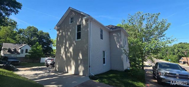 154 Adelle Avenue, Ferguson, MO 63135