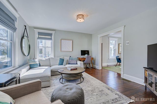 55 Grove Avenue, Metuchen, NJ 08840