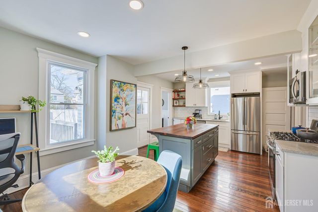 55 Grove Avenue, Metuchen, NJ 08840