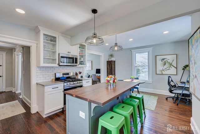 55 Grove Avenue, Metuchen, NJ 08840