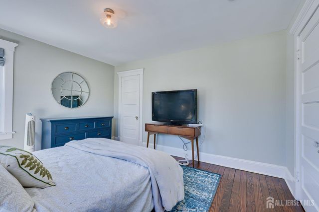 55 Grove Avenue, Metuchen, NJ 08840