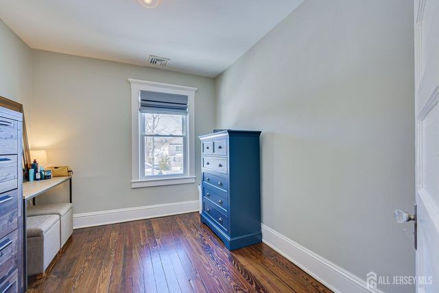 55 Grove Avenue, Metuchen, NJ 08840