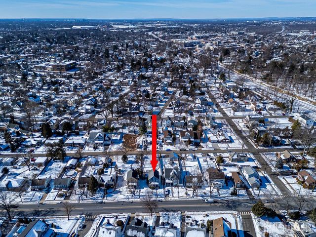 55 Grove Avenue, Metuchen, NJ 08840