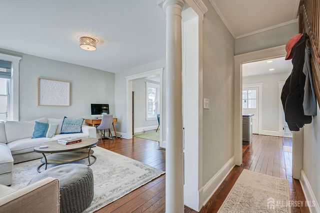 55 Grove Avenue, Metuchen, NJ 08840