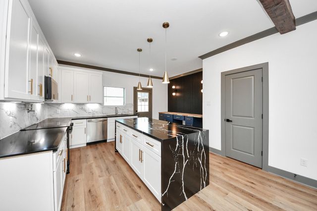 7925 Ritz Street, Houston, TX 77028