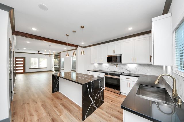 7925 Ritz Street, Houston, TX 77028