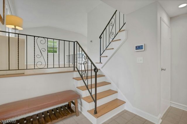 165 GREENWOOD DR, Long Hill Twp., NJ 07946