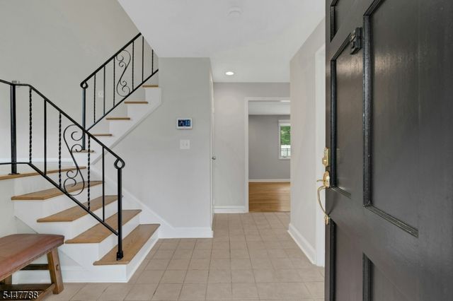 165 GREENWOOD DR, Long Hill Twp., NJ 07946