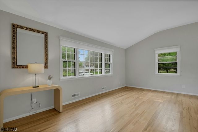 165 GREENWOOD DR, Long Hill Twp., NJ 07946