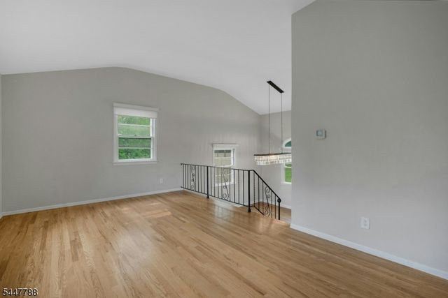 165 GREENWOOD DR, Long Hill Twp., NJ 07946