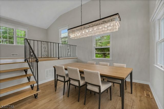 165 GREENWOOD DR, Long Hill Twp., NJ 07946