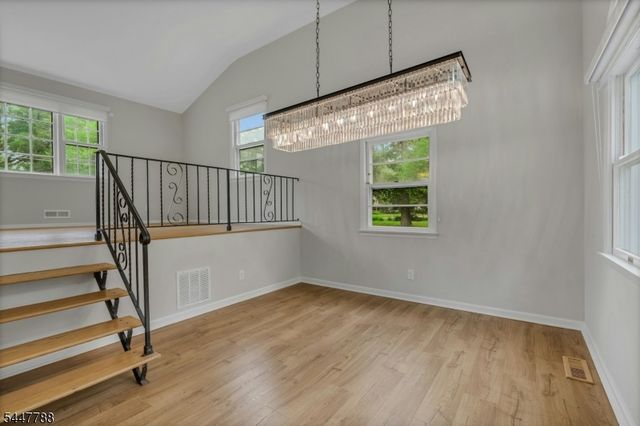 165 GREENWOOD DR, Long Hill Twp., NJ 07946