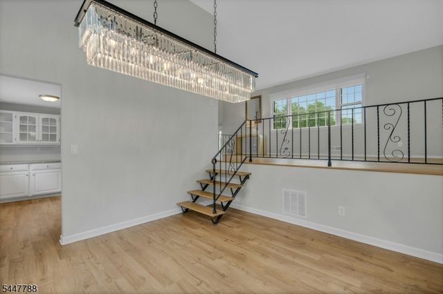 165 GREENWOOD DR, Long Hill Twp., NJ 07946
