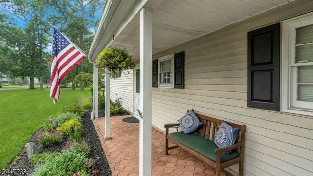 165 GREENWOOD DR, Long Hill Twp., NJ 07946