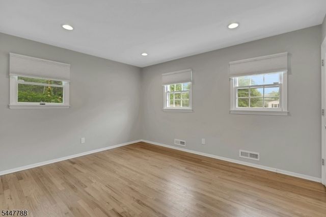 165 GREENWOOD DR, Long Hill Twp., NJ 07946