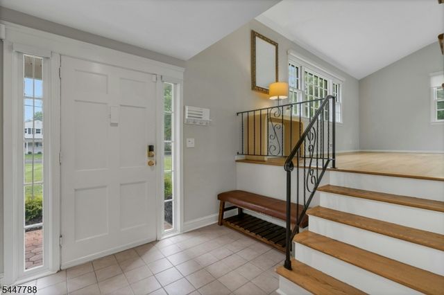 165 GREENWOOD DR, Long Hill Twp., NJ 07946