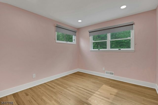 165 GREENWOOD DR, Long Hill Twp., NJ 07946