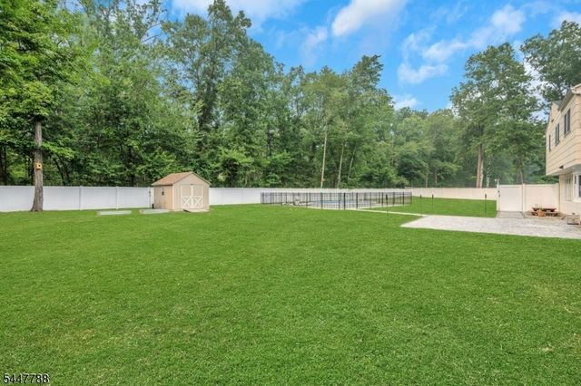 165 GREENWOOD DR, Long Hill Twp., NJ 07946