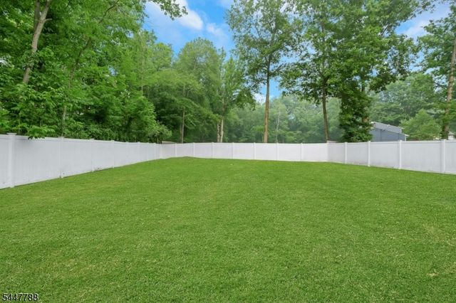 165 GREENWOOD DR, Long Hill Twp., NJ 07946