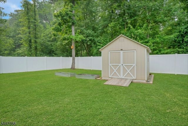 165 GREENWOOD DR, Long Hill Twp., NJ 07946