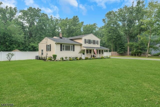 165 GREENWOOD DR, Long Hill Twp., NJ 07946
