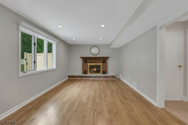 165 GREENWOOD DR, Long Hill Twp., NJ 07946