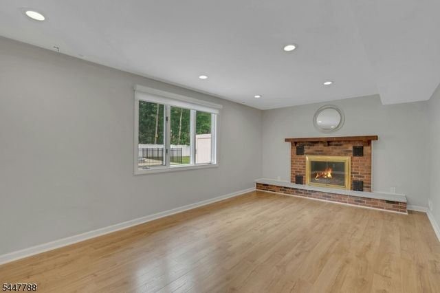 165 GREENWOOD DR, Long Hill Twp., NJ 07946