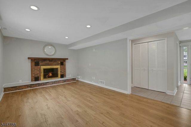 165 GREENWOOD DR, Long Hill Twp., NJ 07946