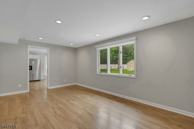 165 GREENWOOD DR, Long Hill Twp., NJ 07946