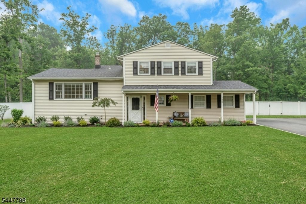 165 GREENWOOD DR, Long Hill Twp., NJ 07946