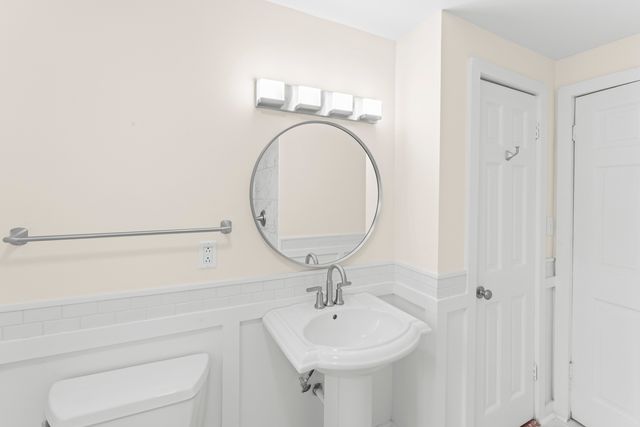 1038 Indiana Avenue, Waukegan, IL 60085