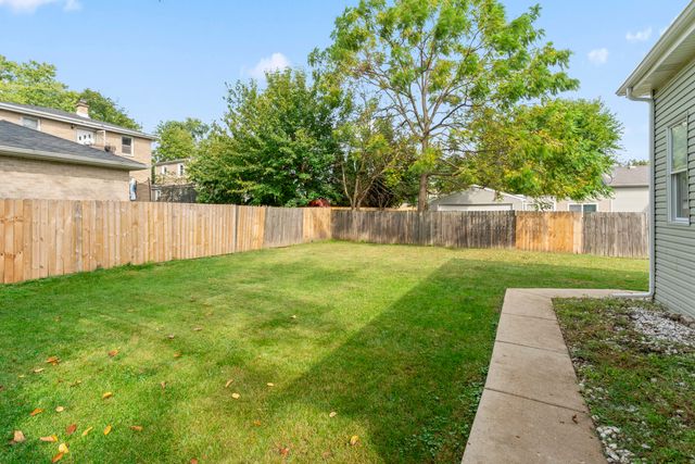 1038 Indiana Avenue, Waukegan, IL 60085