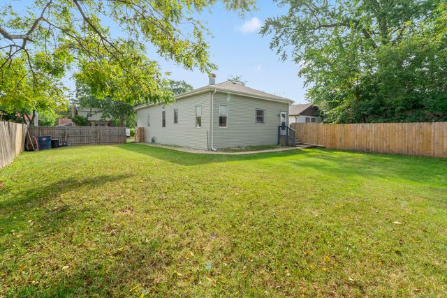 1038 Indiana Avenue, Waukegan, IL 60085