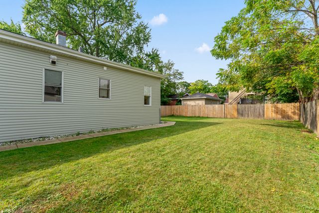 1038 Indiana Avenue, Waukegan, IL 60085