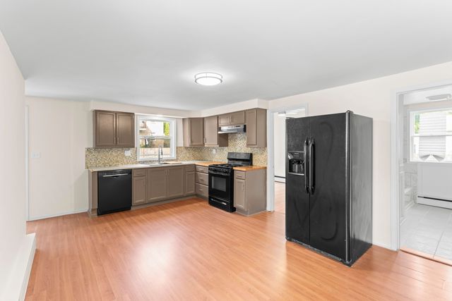 1038 Indiana Avenue, Waukegan, IL 60085