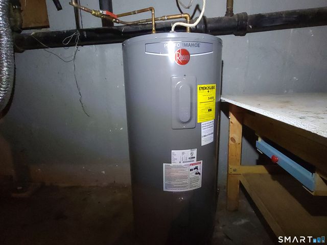 19 Bancroft Road, Vernon, CT 06066