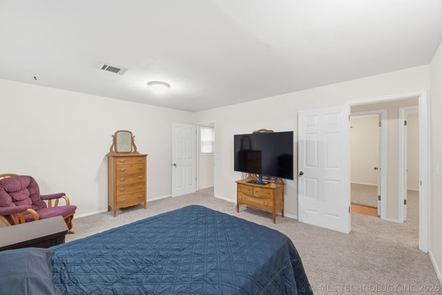 2358 London Lane, Bartlesville, OK 74006