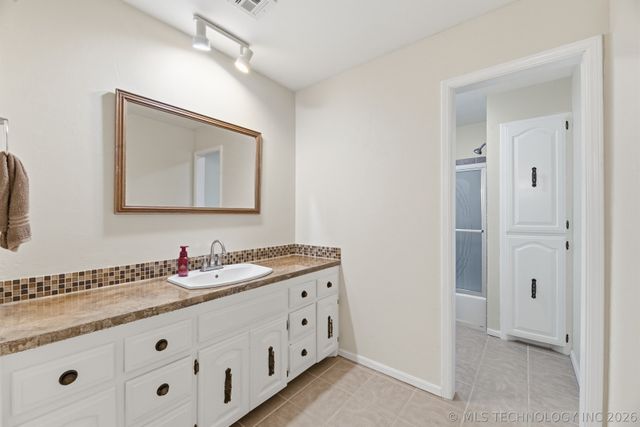 2358 London Lane, Bartlesville, OK 74006