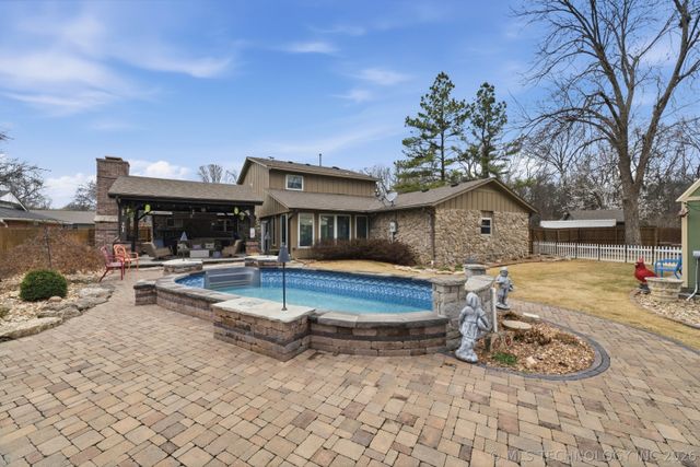 2358 London Lane, Bartlesville, OK 74006