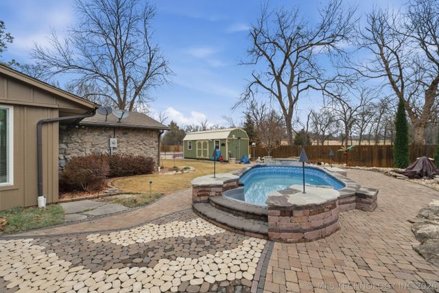2358 London Lane, Bartlesville, OK 74006