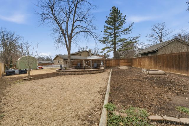 2358 London Lane, Bartlesville, OK 74006