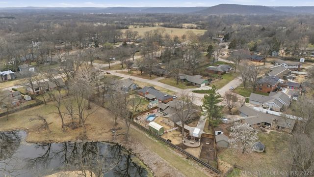 2358 London Lane, Bartlesville, OK 74006