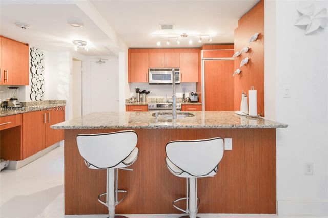 10275 Collins Ave 307, Bal Harbour, FL 33154