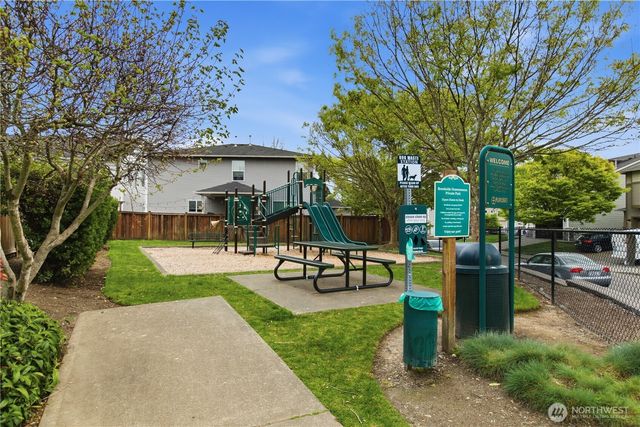 9929 195th Avenue E, Bonney Lake, WA 98391