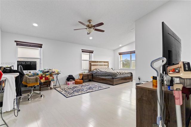 15558 NW 12th Ct, Pembroke Pines, FL 33028