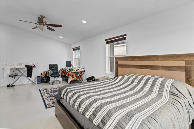 15558 NW 12th Ct, Pembroke Pines, FL 33028