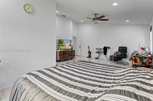 15558 NW 12th Ct, Pembroke Pines, FL 33028