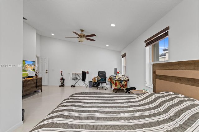 15558 NW 12th Ct, Pembroke Pines, FL 33028