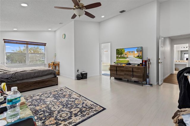 15558 NW 12th Ct, Pembroke Pines, FL 33028