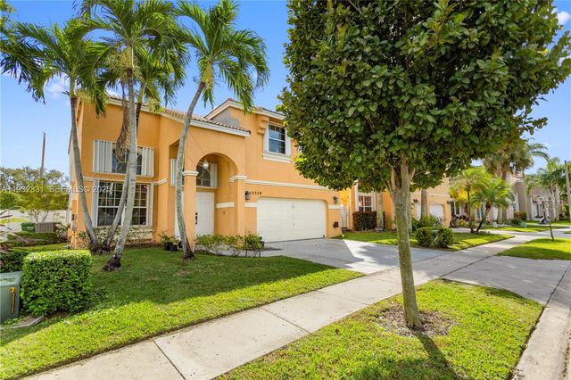 15558 NW 12th Ct, Pembroke Pines, FL 33028